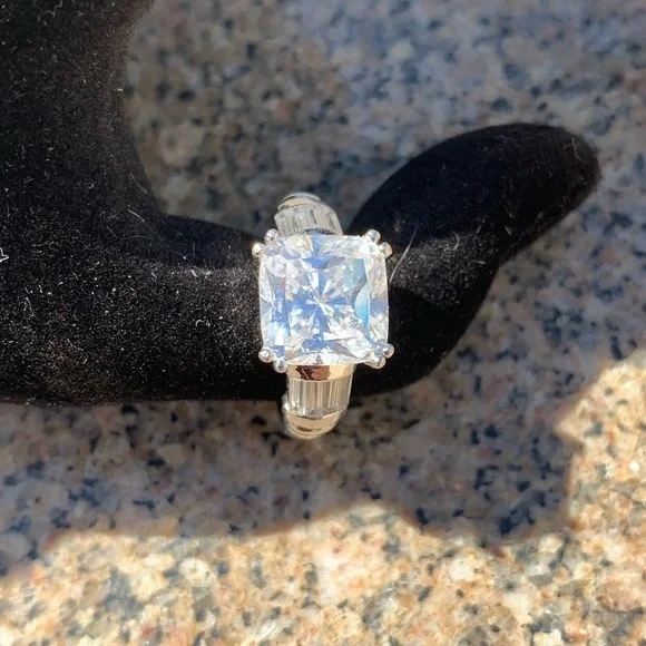 🔥SUZANNE SOMERS SQUARE AND BAGUETTE ROW RING🔥 - Picture 3 of 4